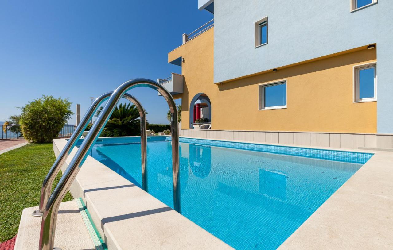 Villa Palmina ポドストラナ エクステリア 写真