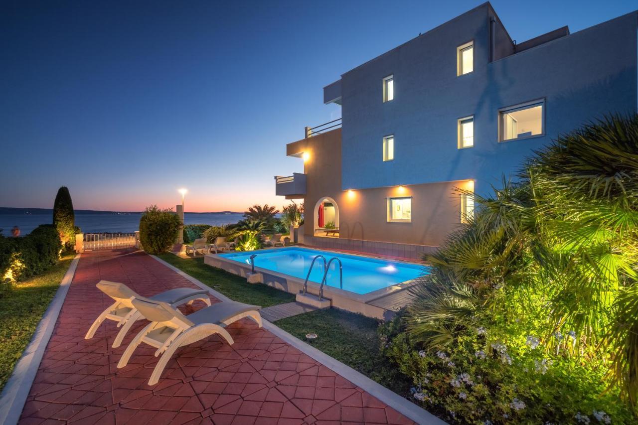 Villa Palmina ポドストラナ エクステリア 写真